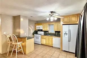 802 S Colorado St, Port Lavaca, TX 77979 - Photo 4