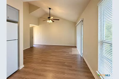 903 S Magnolia Avenue, Luling, TX 78648 - Photo 6