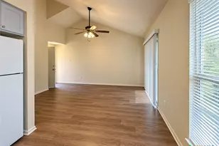 903 S Magnolia Ave, Luling, TX 78648 - Photo 6