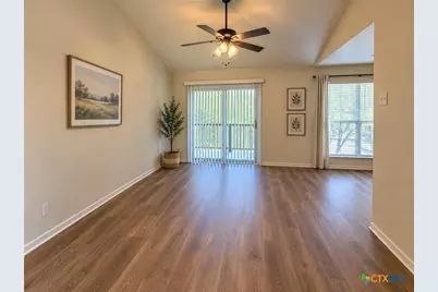 903 S Magnolia Avenue, Luling, TX 78648 - Photo 8