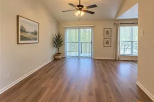 903 S Magnolia Ave, Luling, TX 78648 - Photo 8