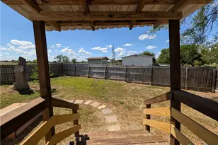 135 Water Hole Ln, New Braunfels, TX 78130 - Photo 32