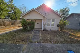 605 Park St, Gatesville, TX 76528 - Photo 1