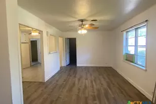 203 E 14th Ave, Belton, TX 76513 - Photo 2