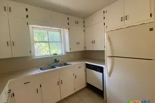 203 E 14th Ave, Belton, TX 76513 - Photo 6