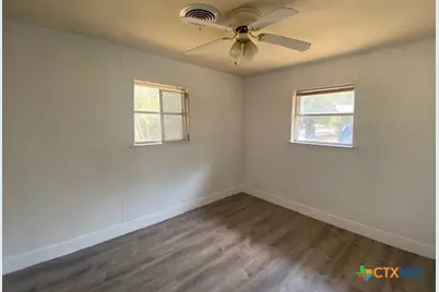 203 E 14th Avenue, Belton, TX 76513 - Photo 12