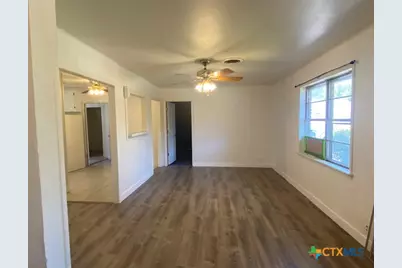 203 E 14th Avenue, Belton, TX 76513 - Photo 2