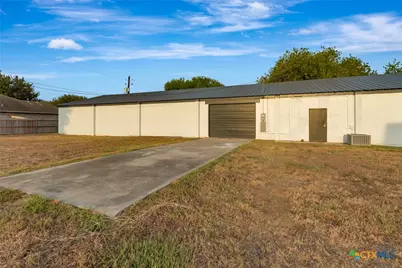 104 Cozzi Circle, Victoria, TX 77901 - Photo 6