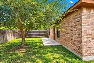 557 Creekside Cir, New Braunfels, TX 78130 - Photo 16