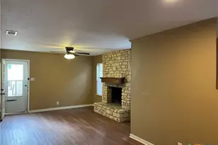 105 Blanco St, San Marcos, TX 78666 - Photo 6