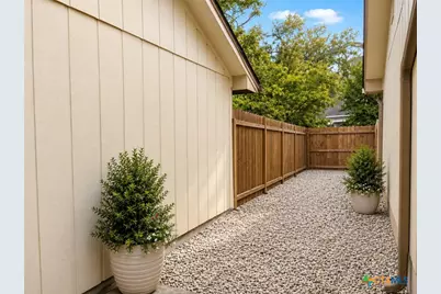105 Blanco Street, San Marcos, TX 78666 - Photo 18