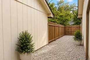 105 Blanco St, San Marcos, TX 78666 - Photo 18