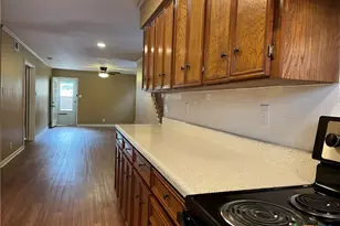 105 Blanco St, San Marcos, TX 78666 - Photo 4