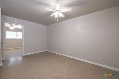 213 E Harrison Avenue, Killeen, TX 76541 - Photo 32