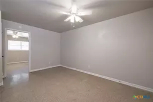 213 E Harrison Ave, Killeen, TX 76541 - Photo 32