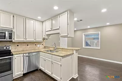 815 Briarwood Street, Victoria, TX 77904 - Photo 8