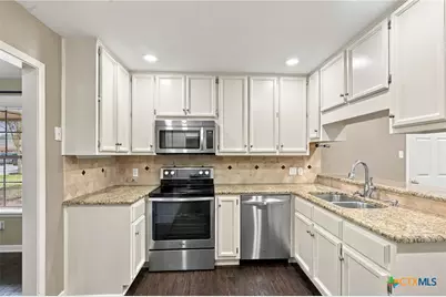 815 Briarwood Street, Victoria, TX 77904 - Photo 10