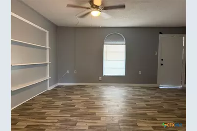 2217 N Guadalupe Street, Seguin, TX 78155 - Photo 2