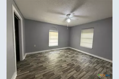 2217 N Guadalupe Street, Seguin, TX 78155 - Photo 6