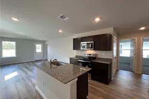 129 Mullins Dr, Rockdale, TX 76567 - Photo 4