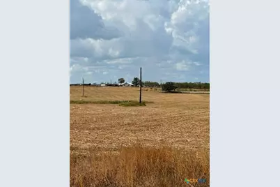611 Lina Ln, Seguin, TX 78155 - Photo 6