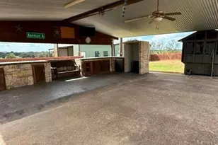 611 Lina Ln, Seguin, TX 78155 - Photo 26