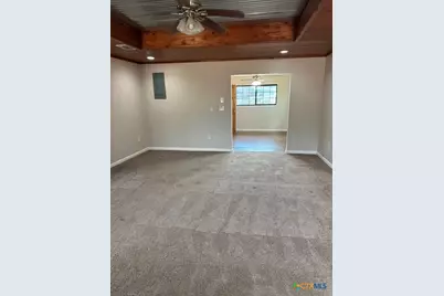 611 Lina Ln, Seguin, TX 78155 - Photo 18