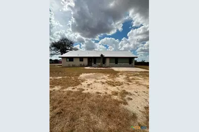 611 Lina Ln, Seguin, TX 78155 - Photo 1