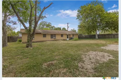 509 S Glendale Street, Hallettsville, TX 77964 - Photo 18