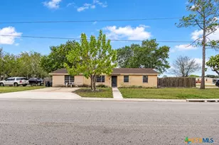 509 S Glendale St, Hallettsville, TX 77964 - Photo 1