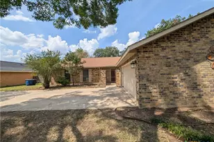 619 Summerwood Dr, New Braunfels, TX 78130 - Photo 4