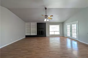 619 Summerwood Dr, New Braunfels, TX 78130 - Photo 12