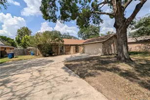 619 Summerwood Dr, New Braunfels, TX 78130 - Photo 1