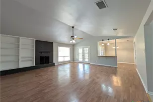 619 Summerwood Dr, New Braunfels, TX 78130 - Photo 10