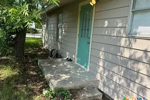 428 Aguila St, Seguin, TX 78155 - Photo 4