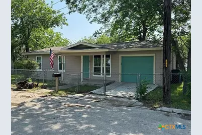 428 Aguila Street, Seguin, TX 78155 - Photo 2