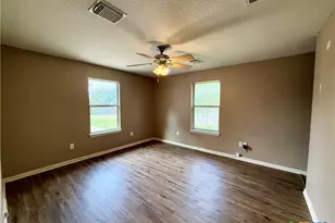 302 Renee Dr, Converse, TX 78109 - Photo 8