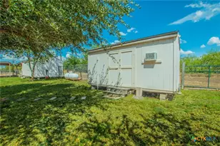 834 County Rd 103, Rogers, TX 76569 - Photo 22