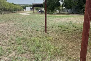 1302 McLean St, Lampasas, TX 76550 - Photo 1