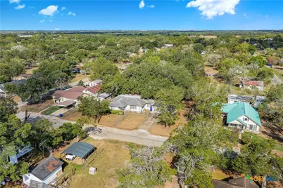 408 Davidson Street, Yoakum, TX 77995 - Photo 34