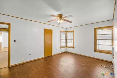 408 Davidson Street, Yoakum, TX 77995 - Photo 22