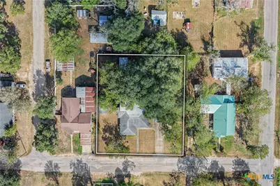 408 Davidson Street, Yoakum, TX 77995 - Photo 40