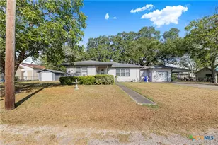 408 Davidson St, Yoakum, TX 77995 - Photo 1