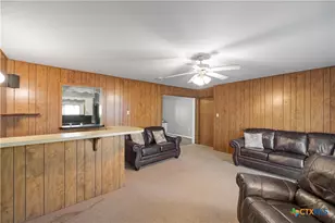 408 Davidson St, Yoakum, TX 77995 - Photo 16