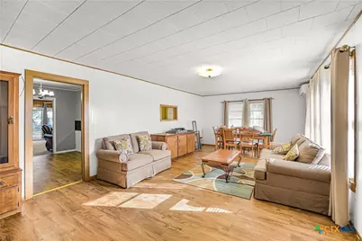 408 Davidson Street, Yoakum, TX 77995 - Photo 6