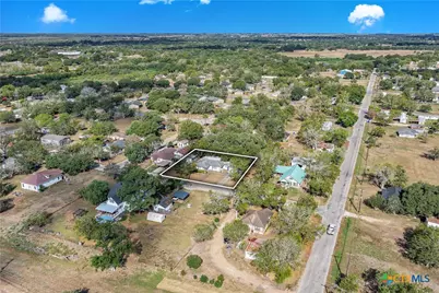 408 Davidson Street, Yoakum, TX 77995 - Photo 44