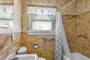 408 Davidson St, Yoakum, TX 77995 - Photo 26