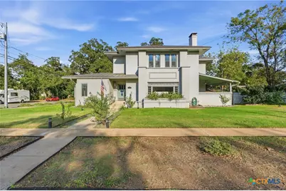 503 S Austin Street, Seguin, TX 78155 - Photo 1