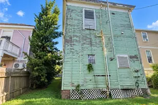 1612 Avenue L, Galveston, TX 77550 - Photo 12