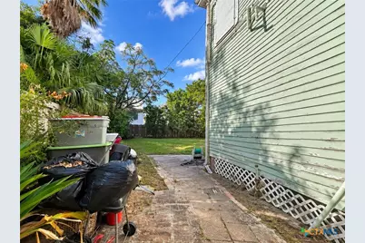 1612 Ave L, Galveston, TX 77550 - Photo 8